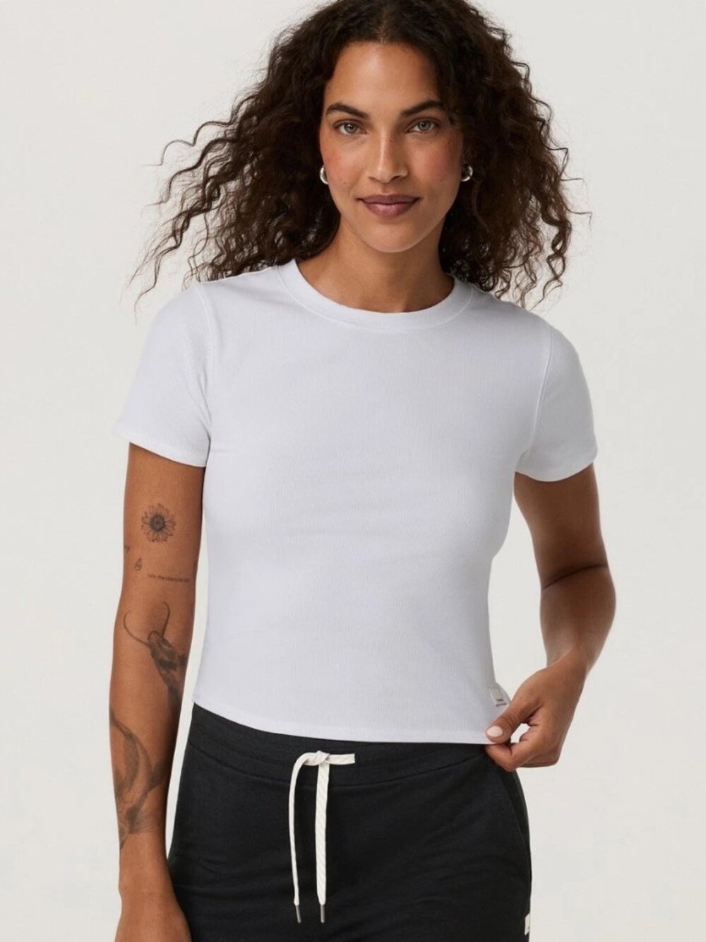 Vuori Pose Fitted Tee White Ribbed Short Sleeve Modal Shirt Womens Medium